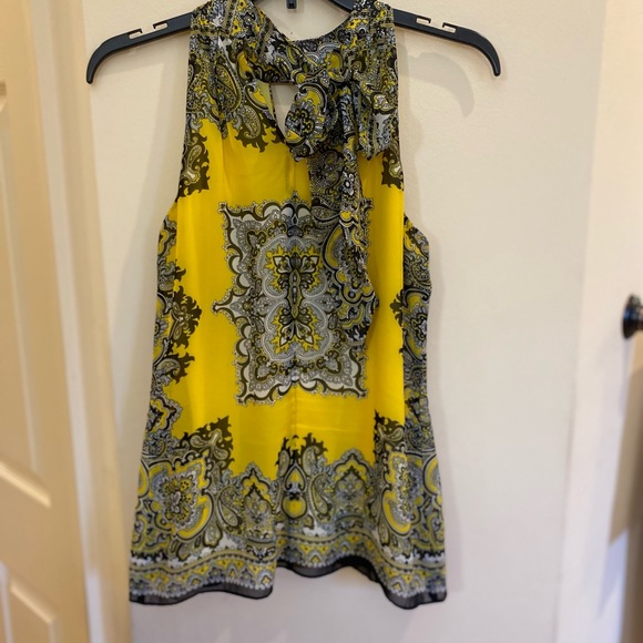 Dressy Baroque Print Tank Top - Picture 4 of 7